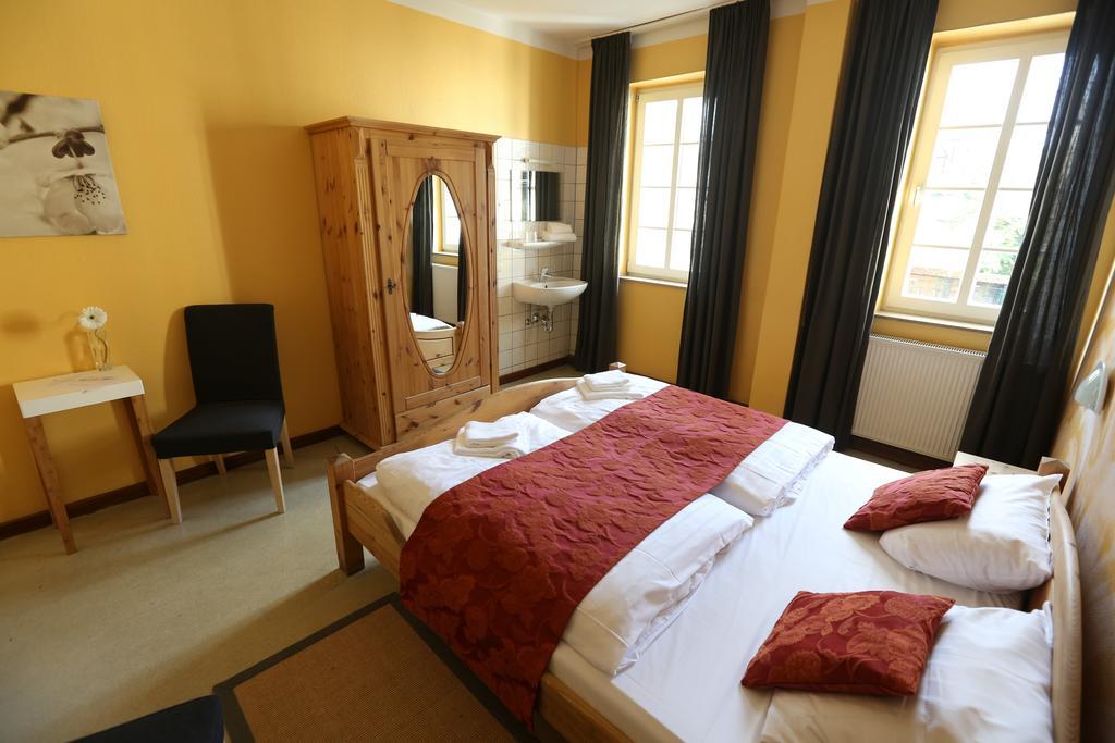 Kolping Hostel Trier Im Warsberger Hof Room photo