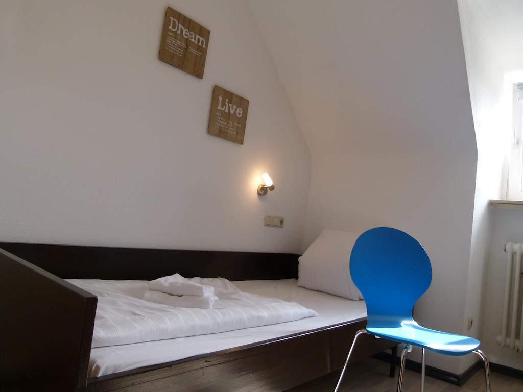 Kolping Hostel Trier Im Warsberger Hof Room photo